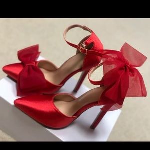 Gorgeous Red Bow Stilettos